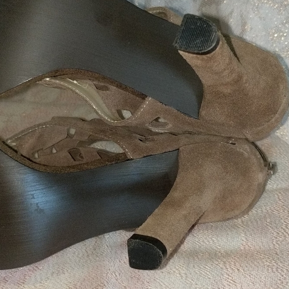 Suede Leather Sandal Heel Pristine Condition - Picture 5 of 6